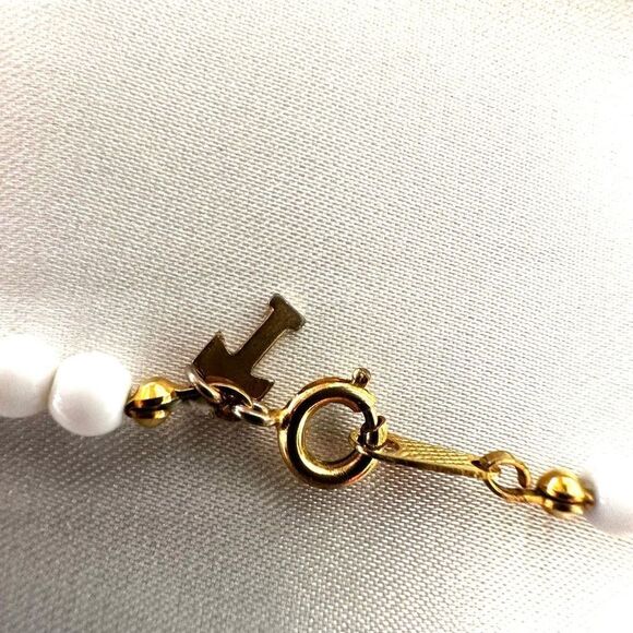 Trifari white beaded choker necklace - Picture 6 of 7